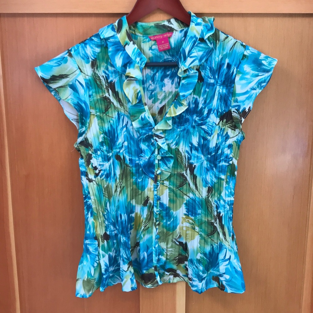 Cap sleeves beautiful flowered top